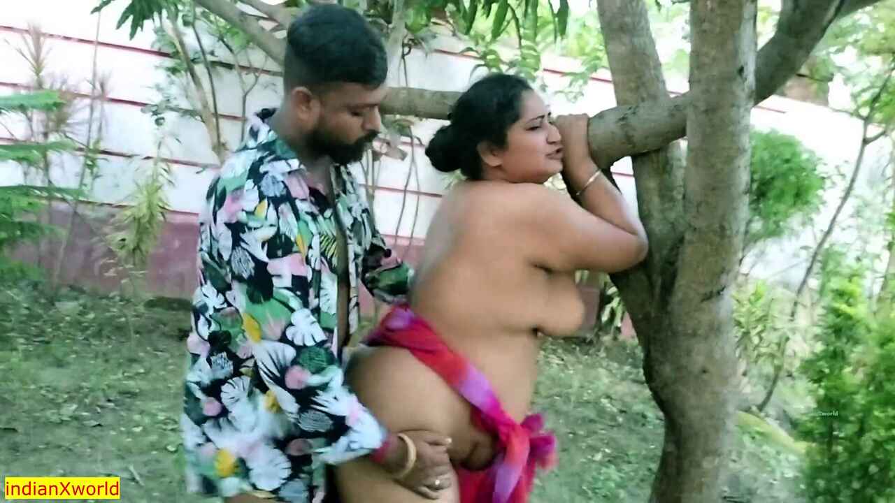 Indianxworld Indian Maid Fucked in Garden Sex Video