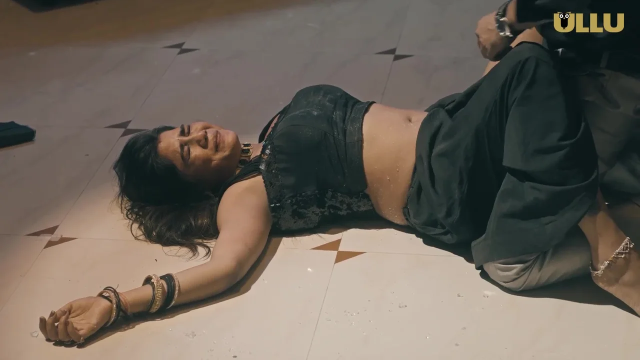 Ullu Tere Mere Beech Mein Ep 1 Hindi Porn Web Series