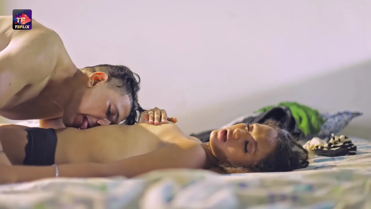 Teflix Gharwali Baharwali Episode 1 Hindi Porn Web Series